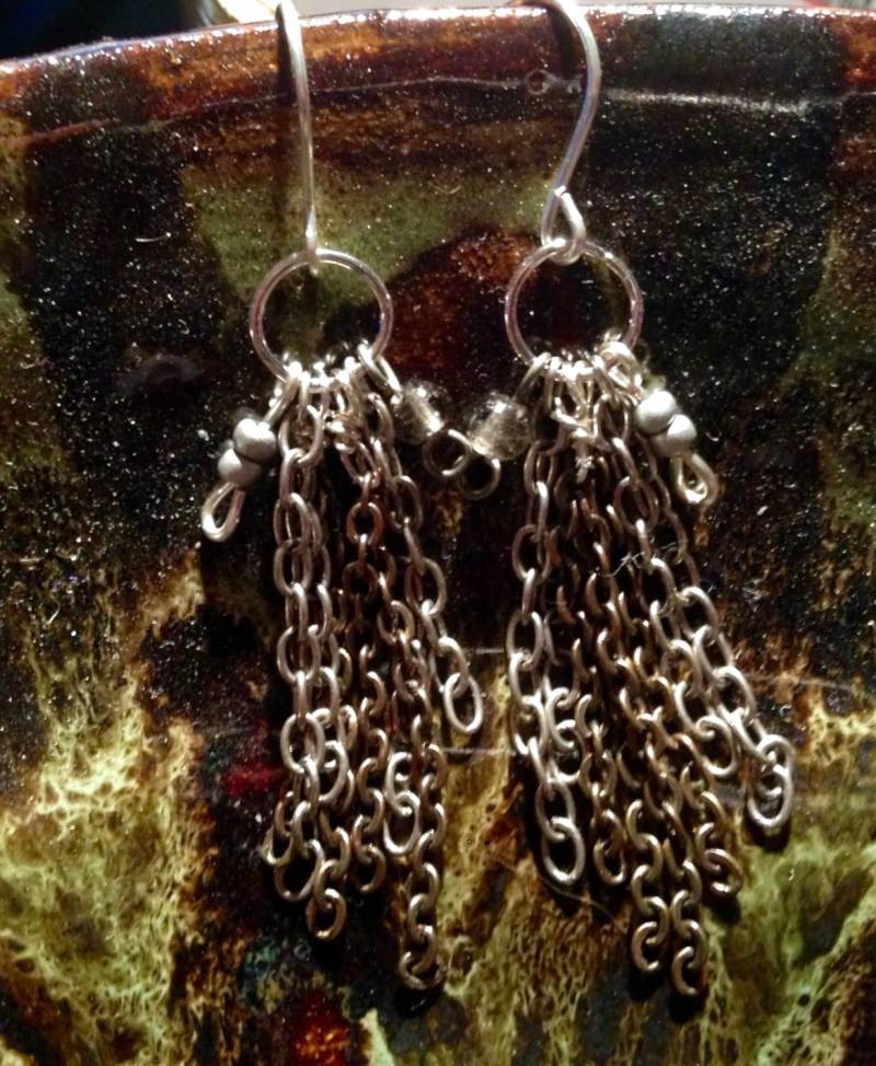 Silber Kette Und Draht Gewickelt Ohrringe Silber Kette Und Draht Gewickelt Ohrringe von PeaceLoveandBaubles