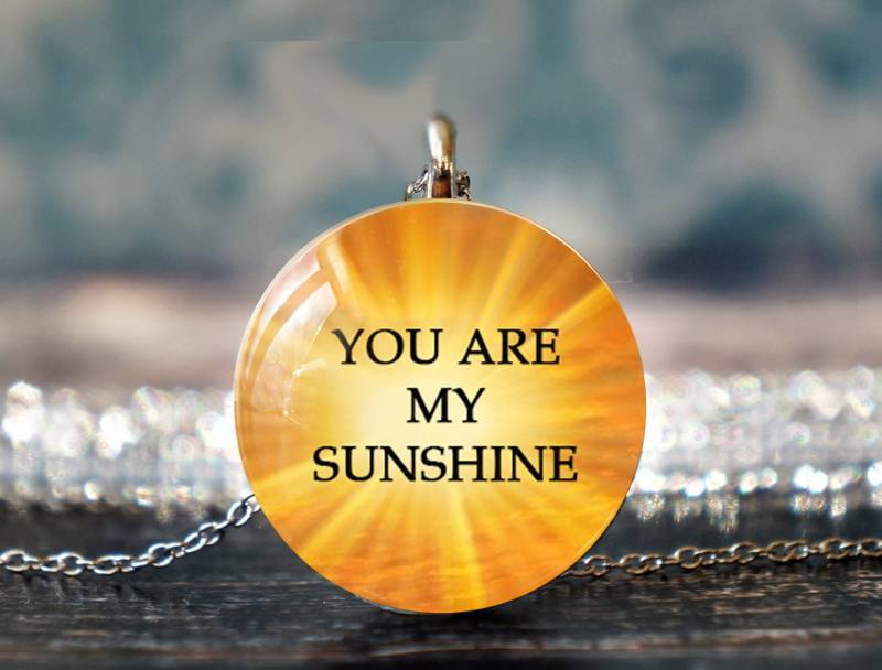 Sonnenschmuck, You Are My Sunshine, Sonnenkette Gold, Sonnen Anhänger, Sonnenanhänger, Sonnenkette, Geschenk Für Tochter von PeaceOfCat