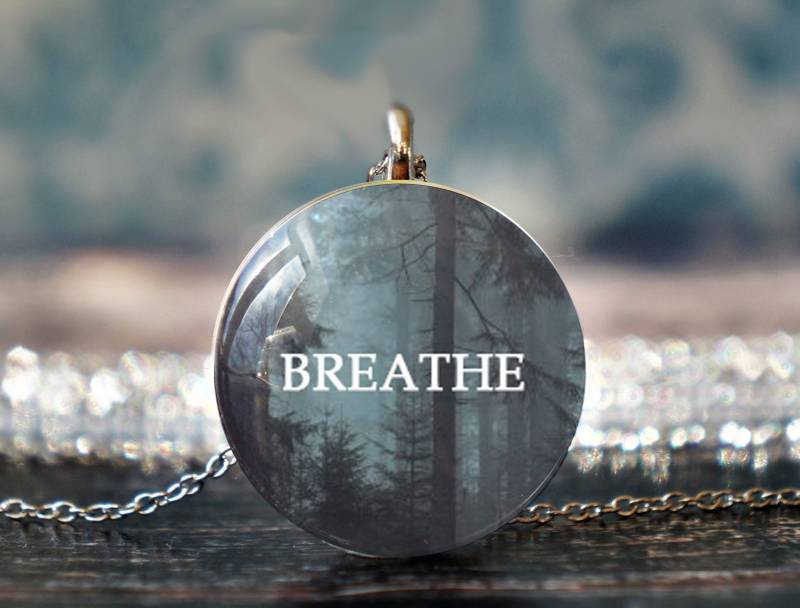 Yoga Halskette , Schmuck Atmen Anhänger Geschenk Meditation von PeaceOfCat