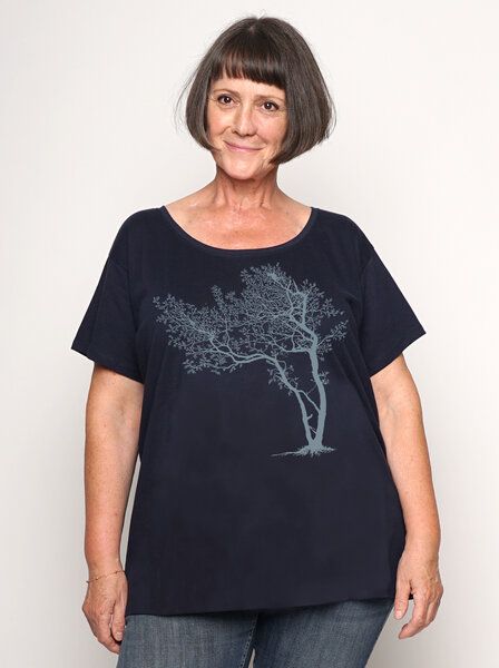 Peaces.bio - handbedruckte Biomode Bio-Damen-Loosefit-T-Shirt Fancy Tree von Peaces.bio - handbedruckte Biomode