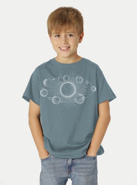 Peaces.bio - handbedruckte Biomode Bio-Kinder T-Shirt Sonnensystem von Peaces.bio - handbedruckte Biomode