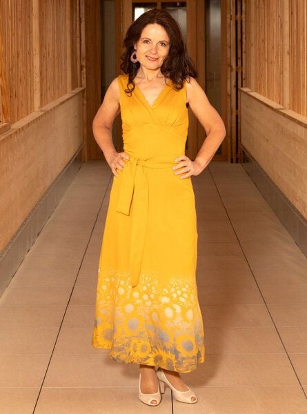 Peaces.bio - handbedruckte Biomode Sonnenstrahlenkleid Sonnenblumen Gelb von Peaces.bio - handbedruckte Biomode