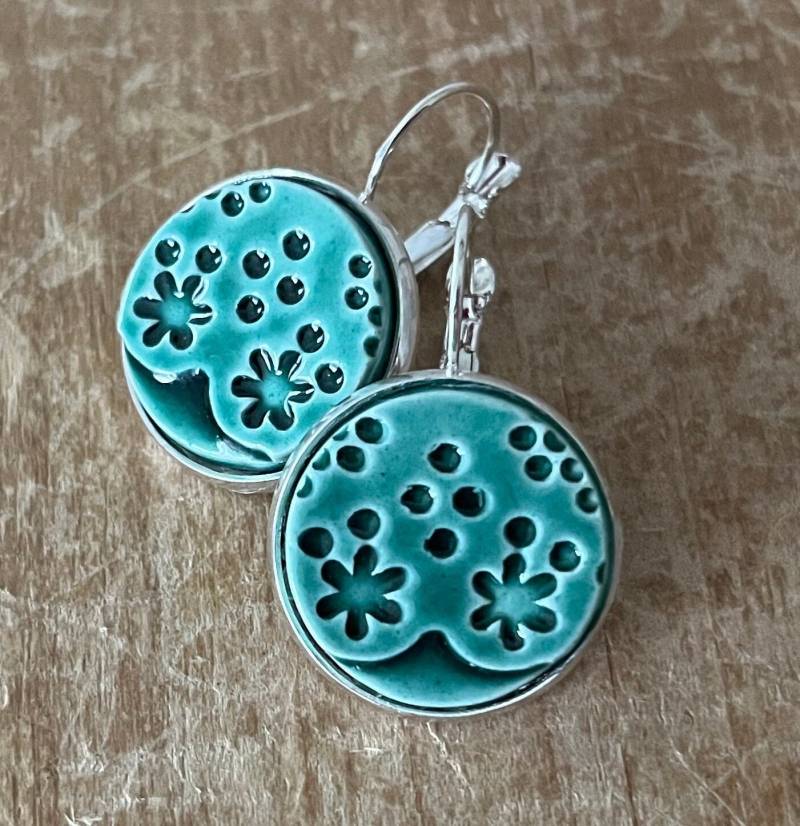 Smaragdgrüne Spitze Und Silber Ohrringe, Handgemachte Handgemachter Schmuck, Keramik Ohrringe von PeachBlossomStudio