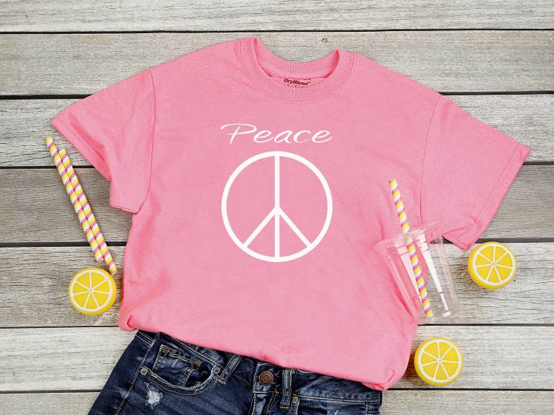 Frieden Symbol T-Shirt Frieden Symbol T-Shirt von PeachFizzDesign