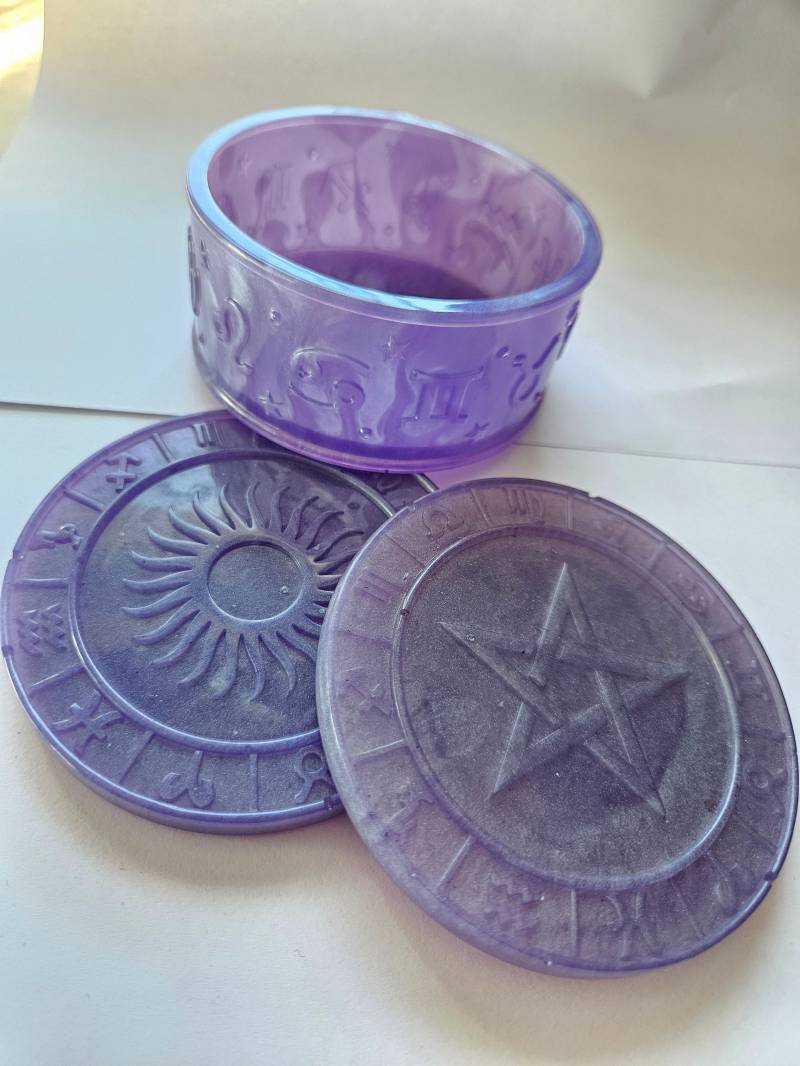 Resin/Epoxidharz Schmuckdose Mit Sternzeichen von PeachesResinCrafts