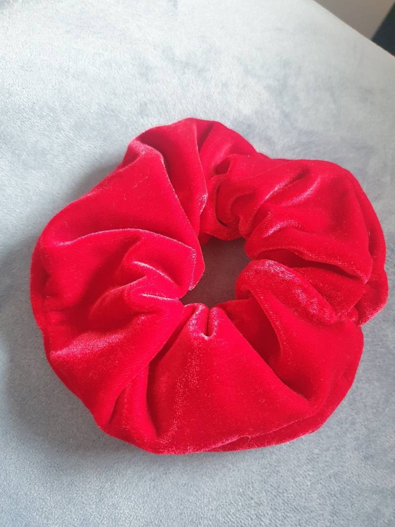 Samt Scrunchie/Haargummi Lila/Rot von PeachesResinCrafts