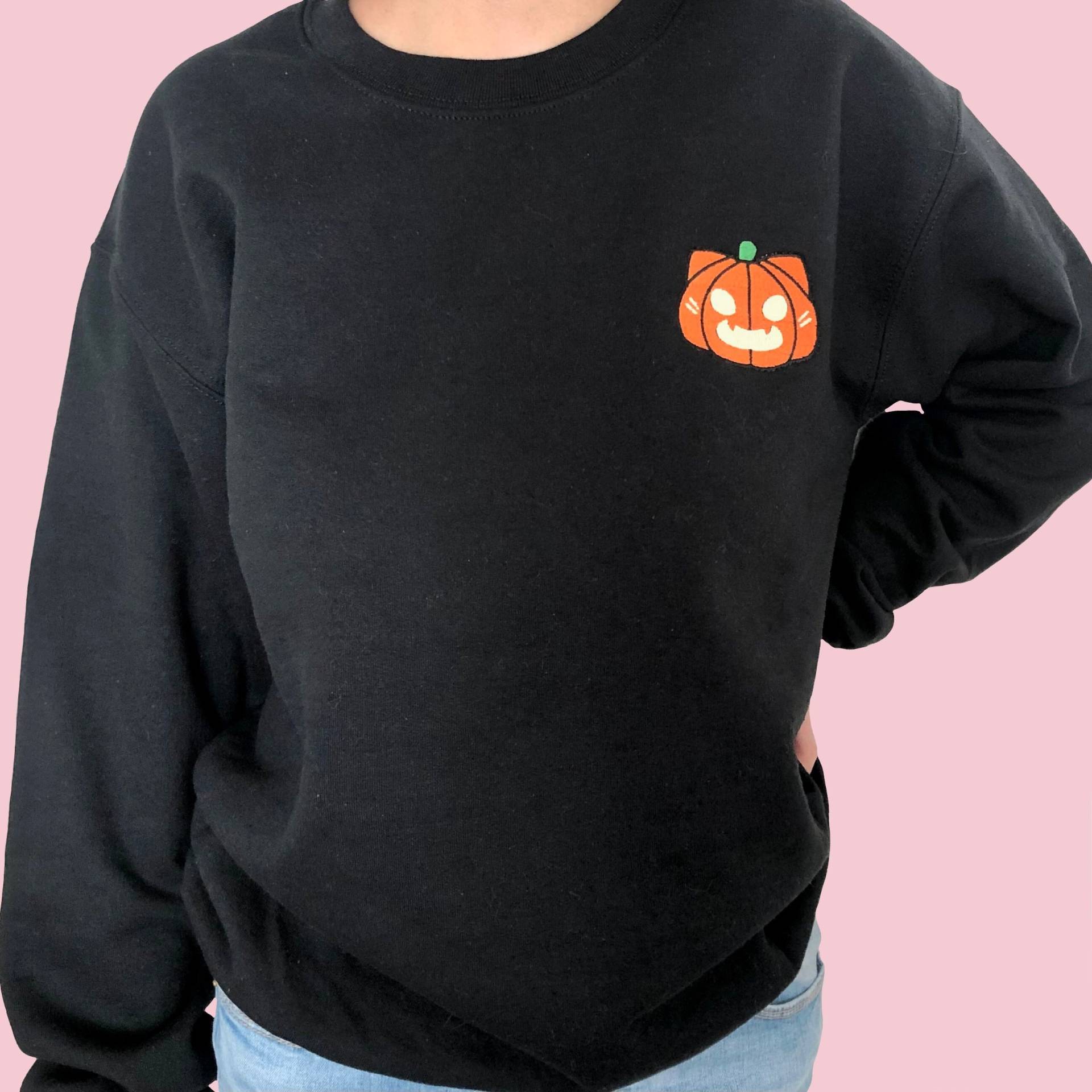 Glühen Im Dunklen Kürbis Katze Gesticktes Sweatshirt, Erwachsene Unisex, Jack O Lantern Gestickter Rundhalsausschnitt Für Den Herbst, Kawaii Glühen Im Dunklen Kürbis Katze Gesticktes Sweatshirt, Erwachsene Unisex, Jack O Lantern Gestickter Rundhalsausschnitt Für Den Herbst, Kawaii von PeachiepatchesShop