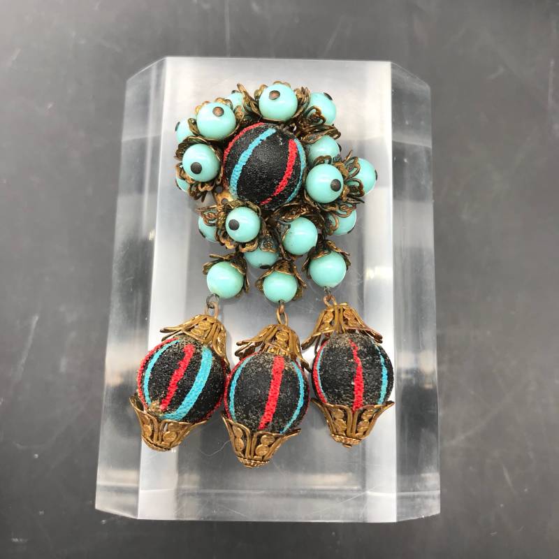 30Er Unsigniert Miriam Haskell Baumeln Brosche Türkis Glas Messing Handverdrahtet Cluster von PeachyGlitters