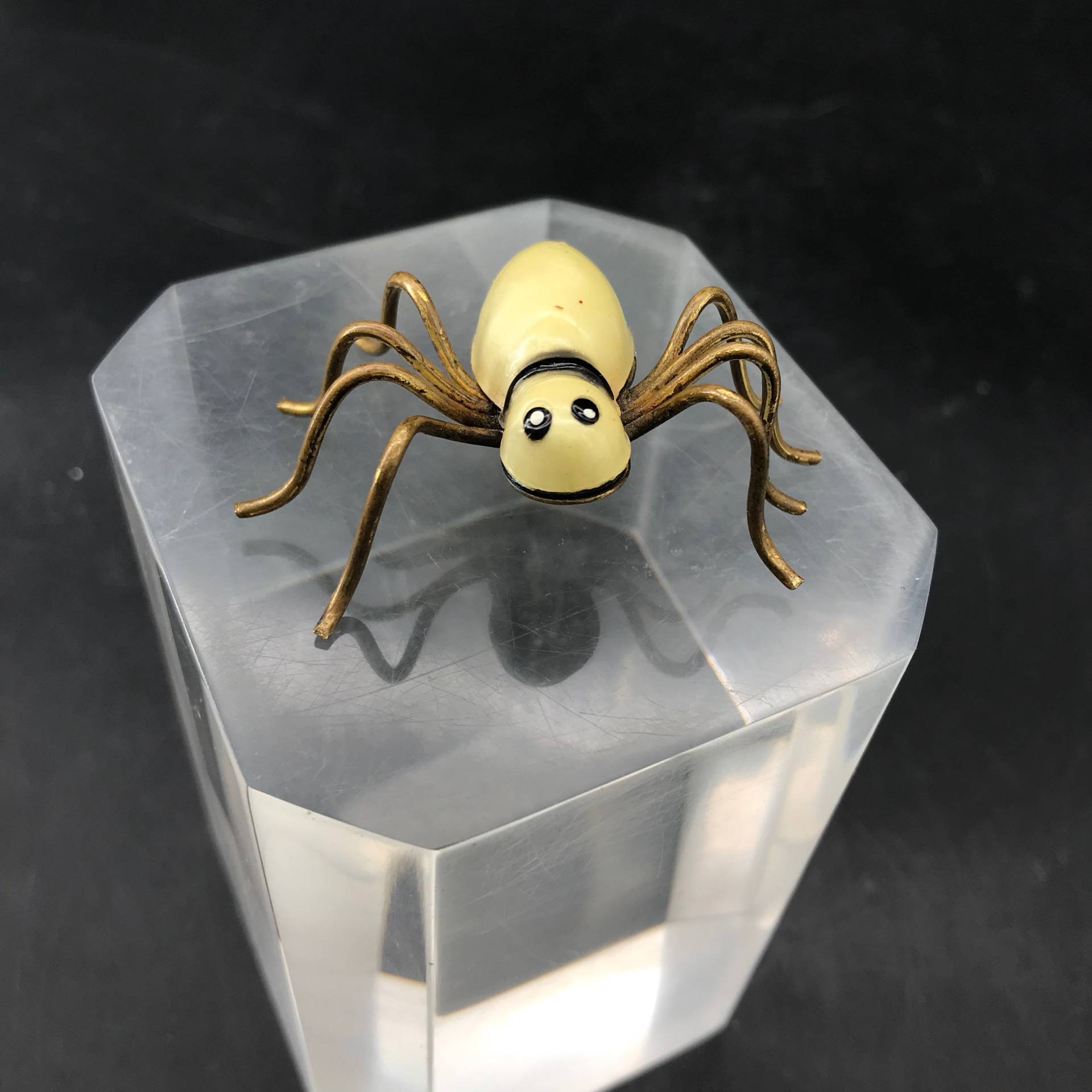 Antike Spider Zelluloid Messing Bug Insekt von PeachyGlitters