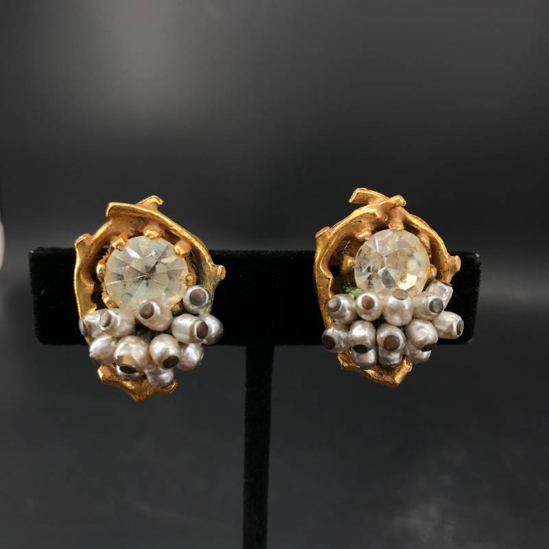Barock Perle Und Scheinwerfer Robert Ohrclips Auf Cluster Bambus von PeachyGlitters
