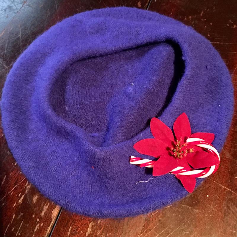 Barrett Mütze Weihnachten Königsblau von PeacockBySandy