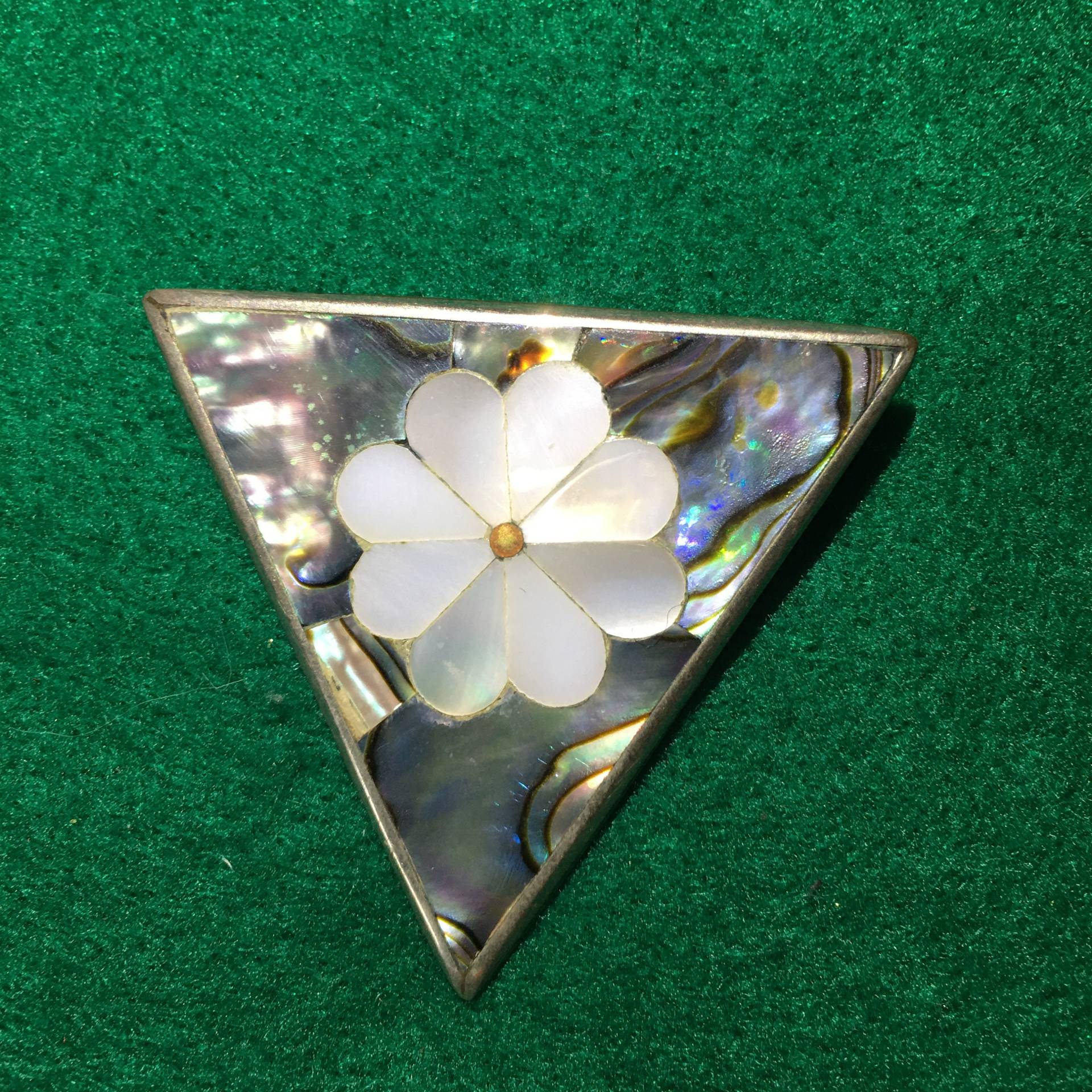 Vintage Brosche Anhänger Perlmutt Inlays von PeacockBySandy