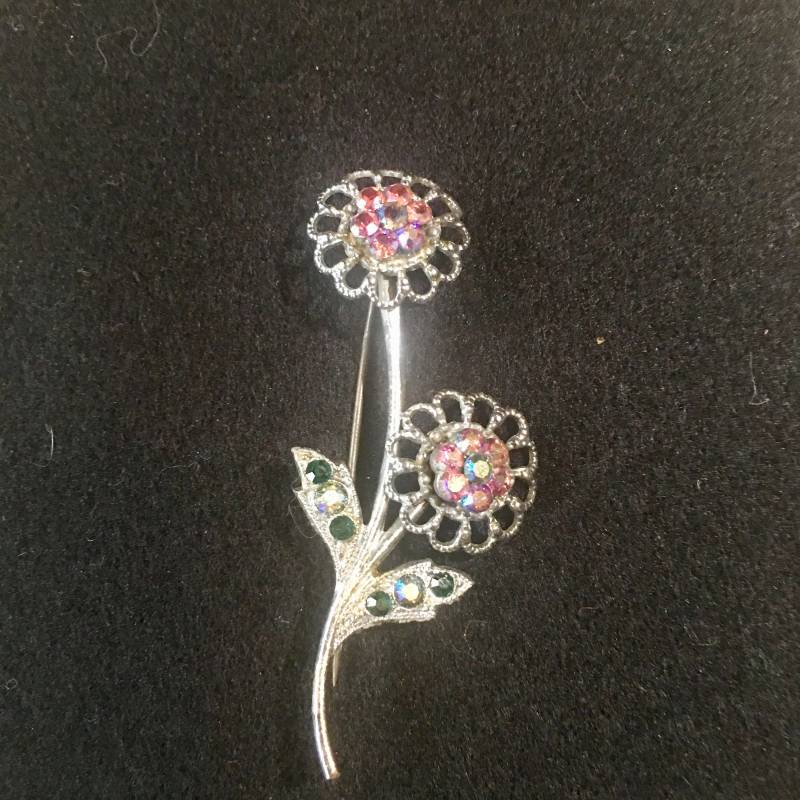 Vintage Brosche Blümchen Strass Silberfarben von PeacockBySandy