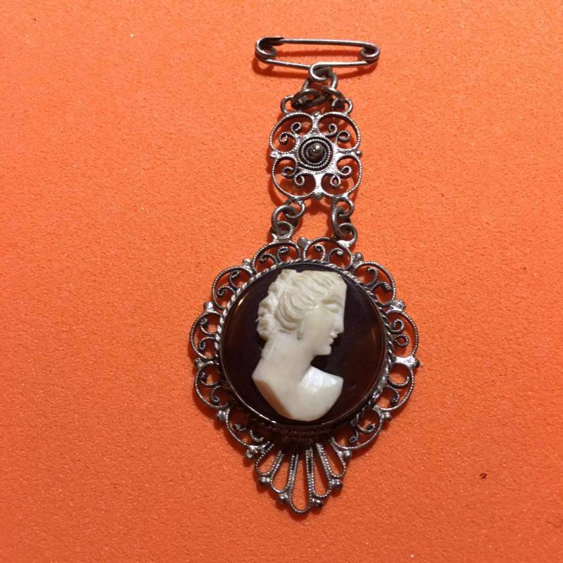 Vintage Brosche Cameé Hängeelement von PeacockBySandy