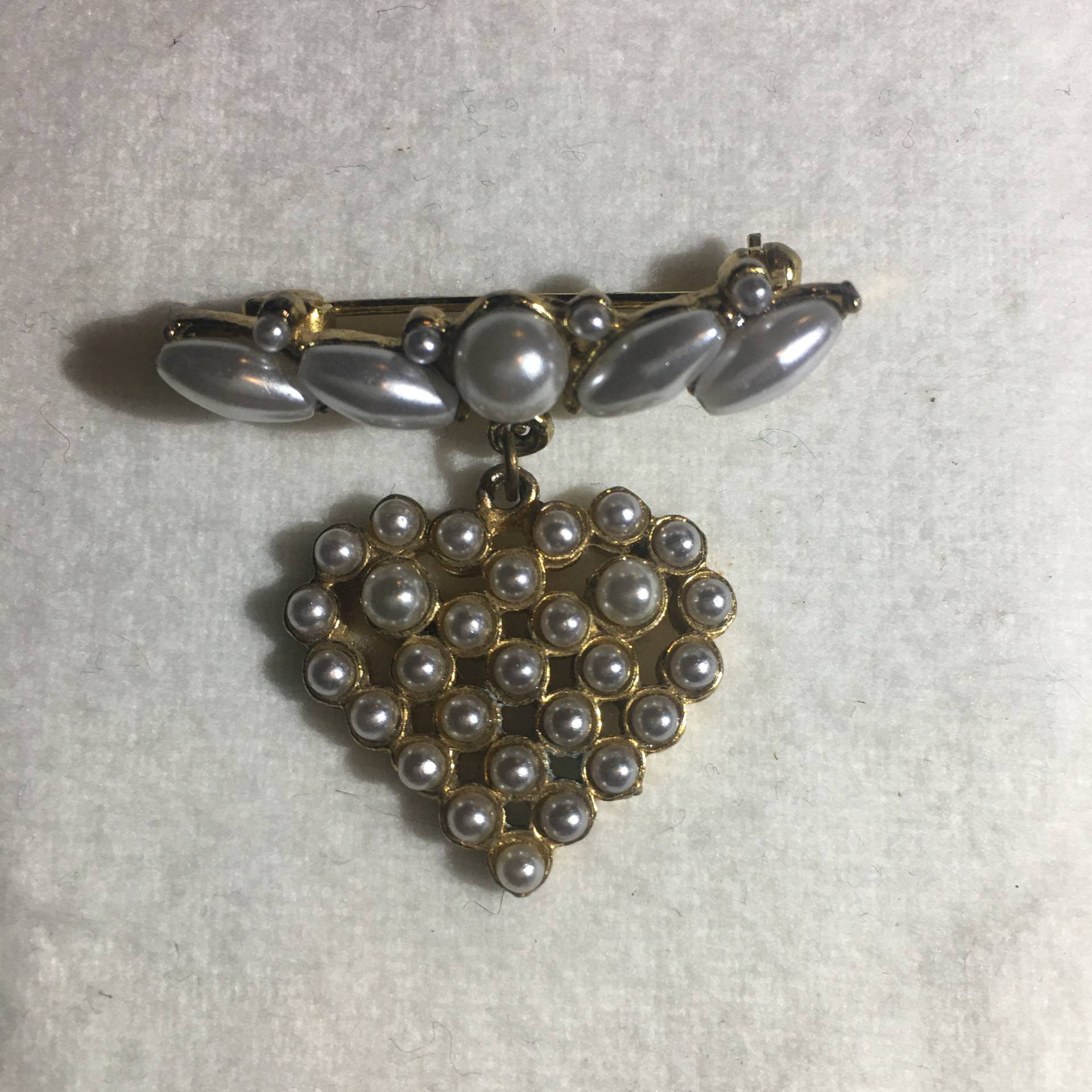 Vintage Brosche Herz Kunstperle von PeacockBySandy