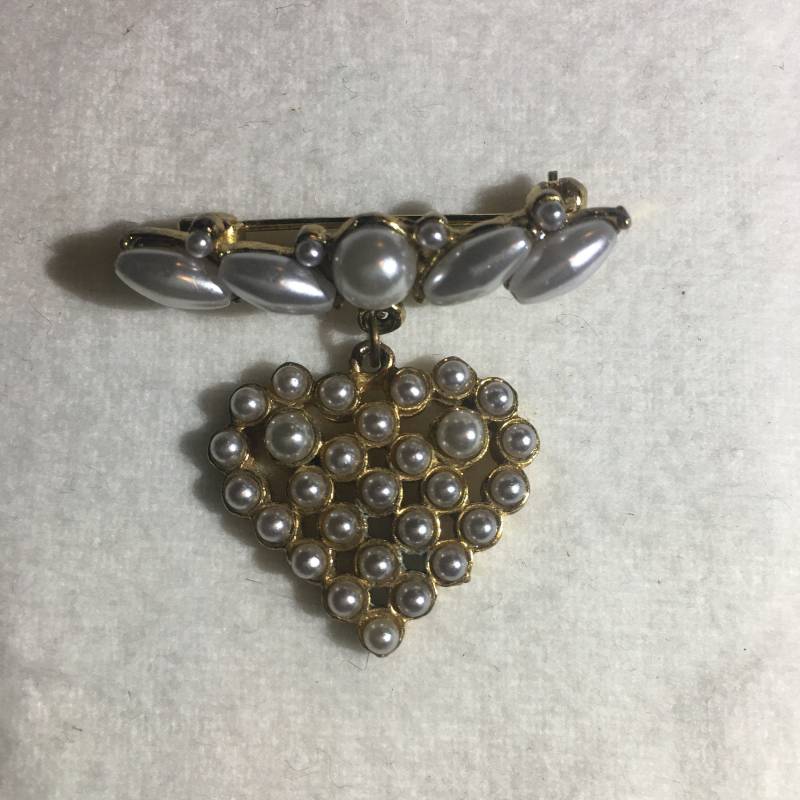 Vintage Brosche Herz Kunstperle von PeacockBySandy