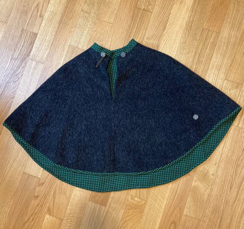 Vintage Cape Tracht Jagd Landhaus Wolle Vintage Cape Tracht Jagd Landhaus Wolle von PeacockBySandy