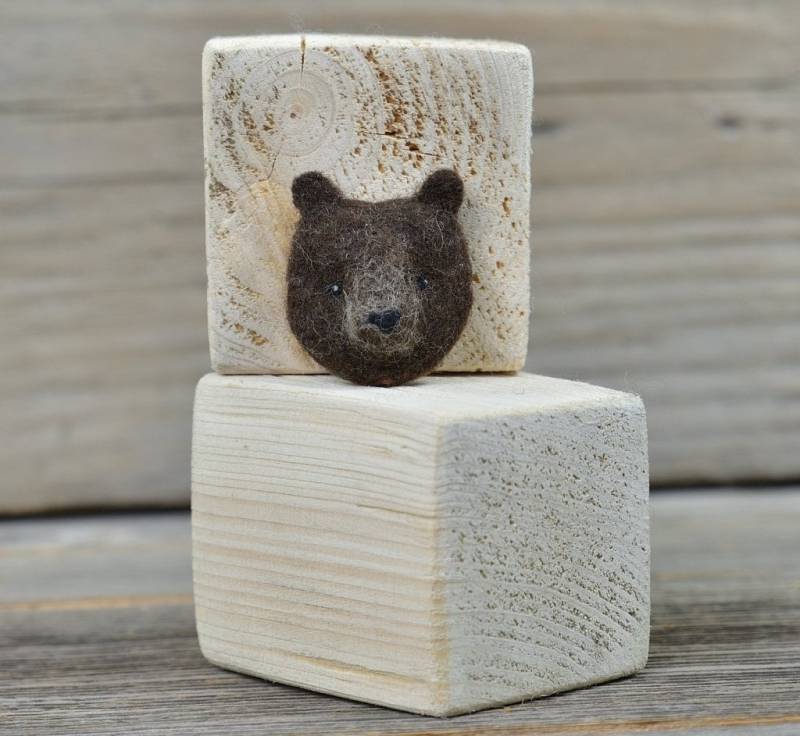 Filzbrosche - Bär Filzschmuck/Wolldekoration Taschendekoration Anstecker Für Ein Kleines Geschenk Auf Bestellung Filzbrosche - Bär Filzschmuck/Wolldekoration Taschendekoration Anstecker Für Ein Kleines Geschenk Auf Bestellung von PeacockFelt