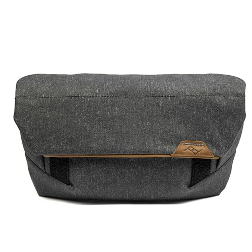 Peak Design Field Pouch V2, Anthrazit, 2-in-1 Organizer und Tragetasche, verstellbarer Schultergurt und integrierte Gürtelschlaufen, wetterfestes Nylon-Canvas, Organizer-Tasche oder Tragetasche für von Peak Design