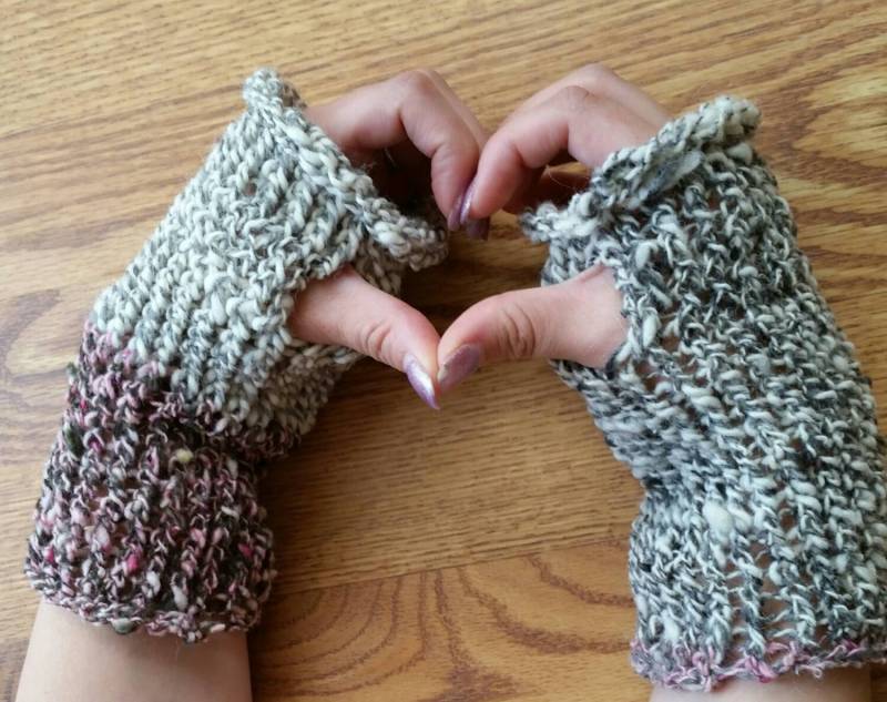 Fingerlose Handschuhe Klein/Mittel Kurz Ooak Aus Merinowolle, Huacaya Alpaka Und Silberfaden Mit Daumenloch - Handgefärbt, Handgesponnen von PeaknitGallery