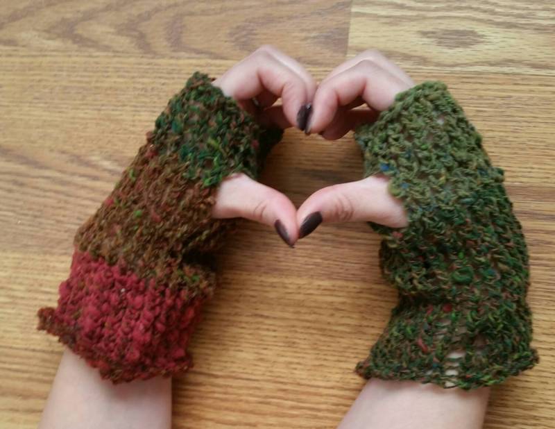 Fingerlose Handschuhe Kurz/Mittellang Aus Wolle Mit Daumenloch - Handgefärbte, Handgesponnene Und Handgestrickte von PeaknitGallery