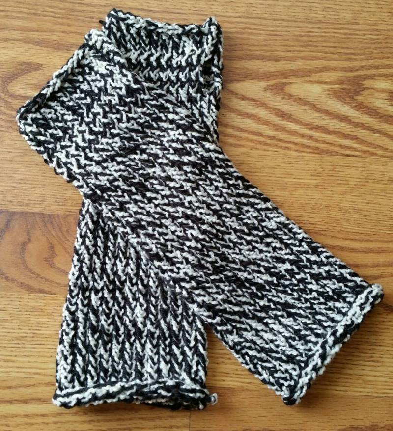 Fingerlose Handschuhe Medium/Large, Long - Acrylgarn Mit Daumenloch Handgestrickt, Schwarz Und Weiß von PeaknitGallery