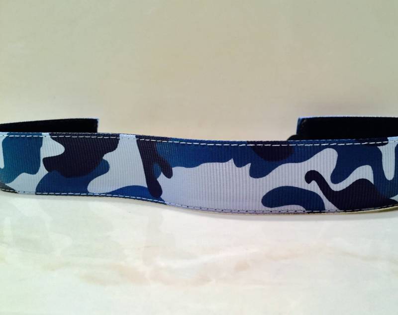 Blau Camouflage von PearcinglyYou