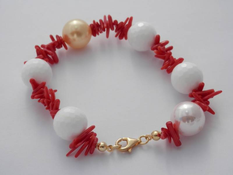 Rote Koralle Armband, Perle Perlmutt Weiße Onyx Perlen Chip Rote Große Armband von PearlDazzle
