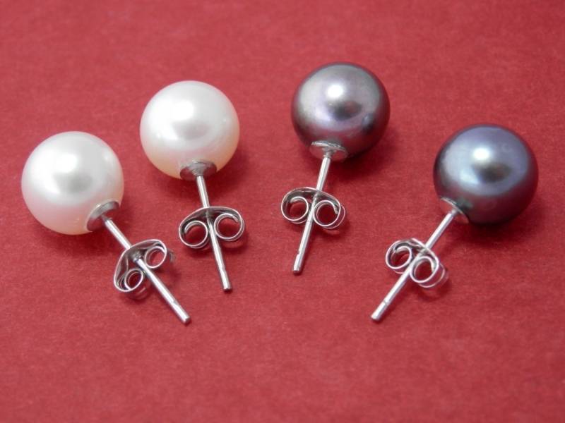 Schwarze Perle Ohrringe, Weiße Ohrringe Set, Ohrstecker Bräute Und Brautjungfer Geschenk-Set, Schwarze Ohr Set von PearlDazzle