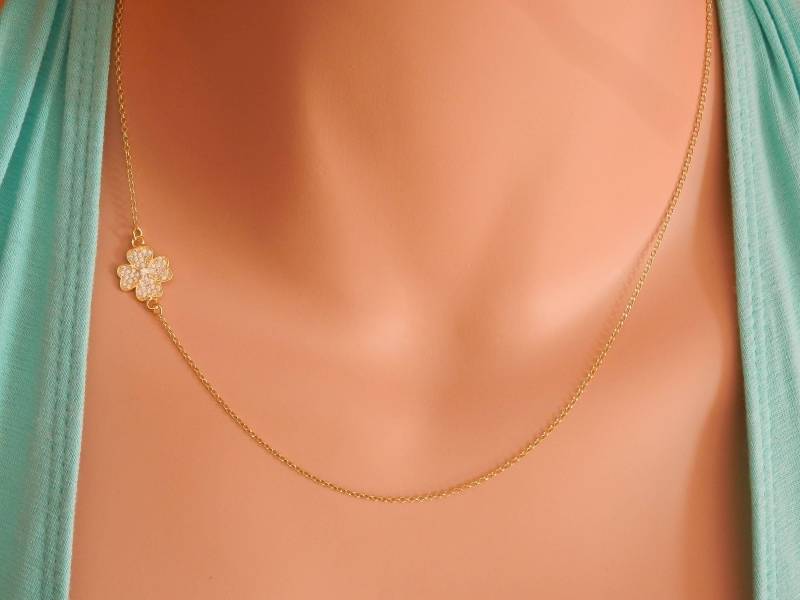 Zierliche Kleekette Silber Lapislazuli Anhänger Kleeblatt Glücksbringer von PearlDazzle