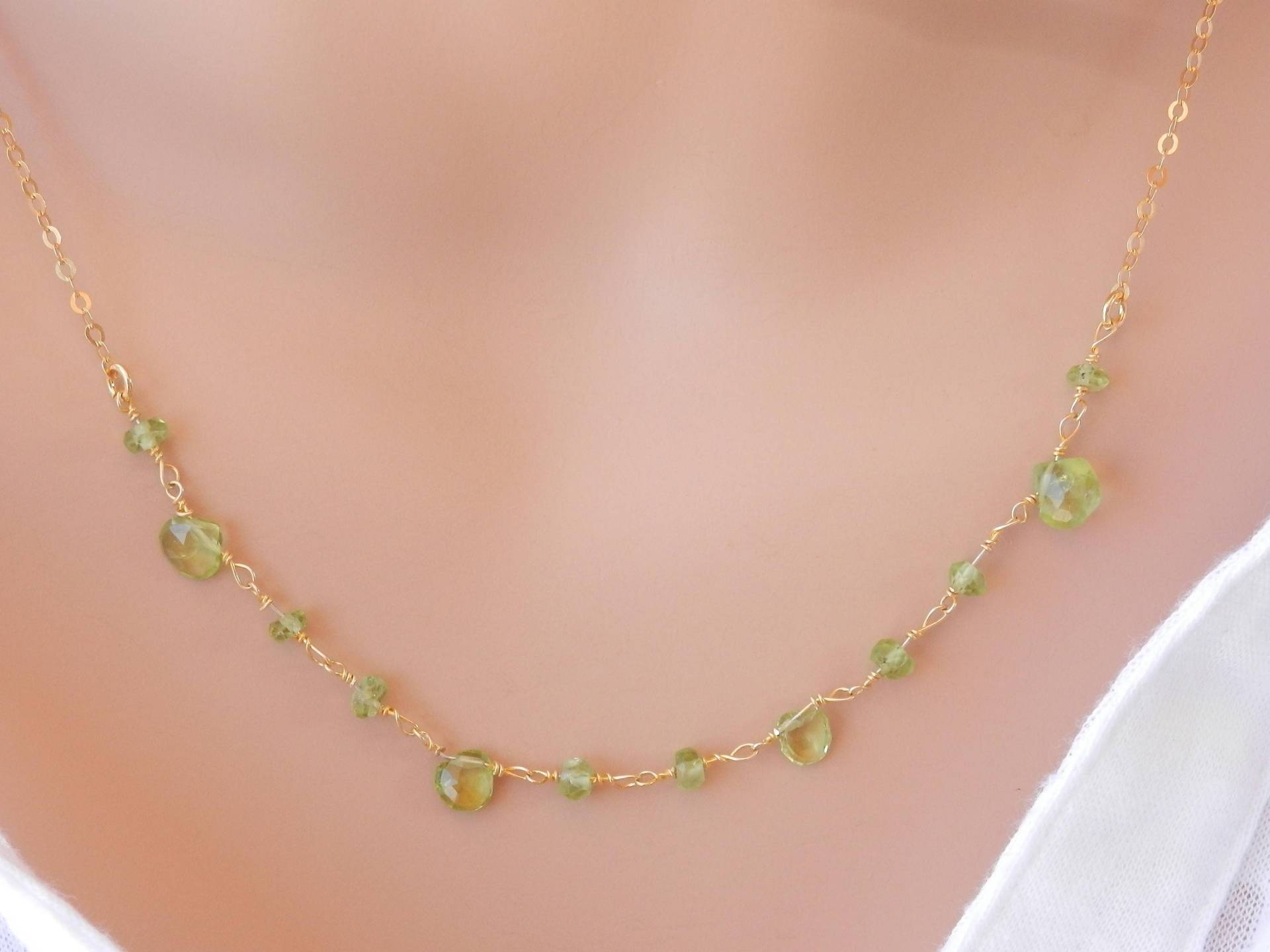 August Geburtsstein Halskette Geburtstag Peridot Anhänger Echte Halsband Gold Grün Schmuck Dain von PearlTales