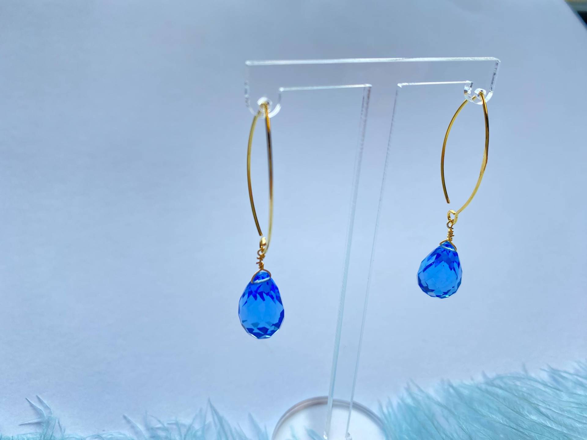 Luxuriöse Ohrhänger Mit Facettierten Tansanittropfen von PearldiverJewel