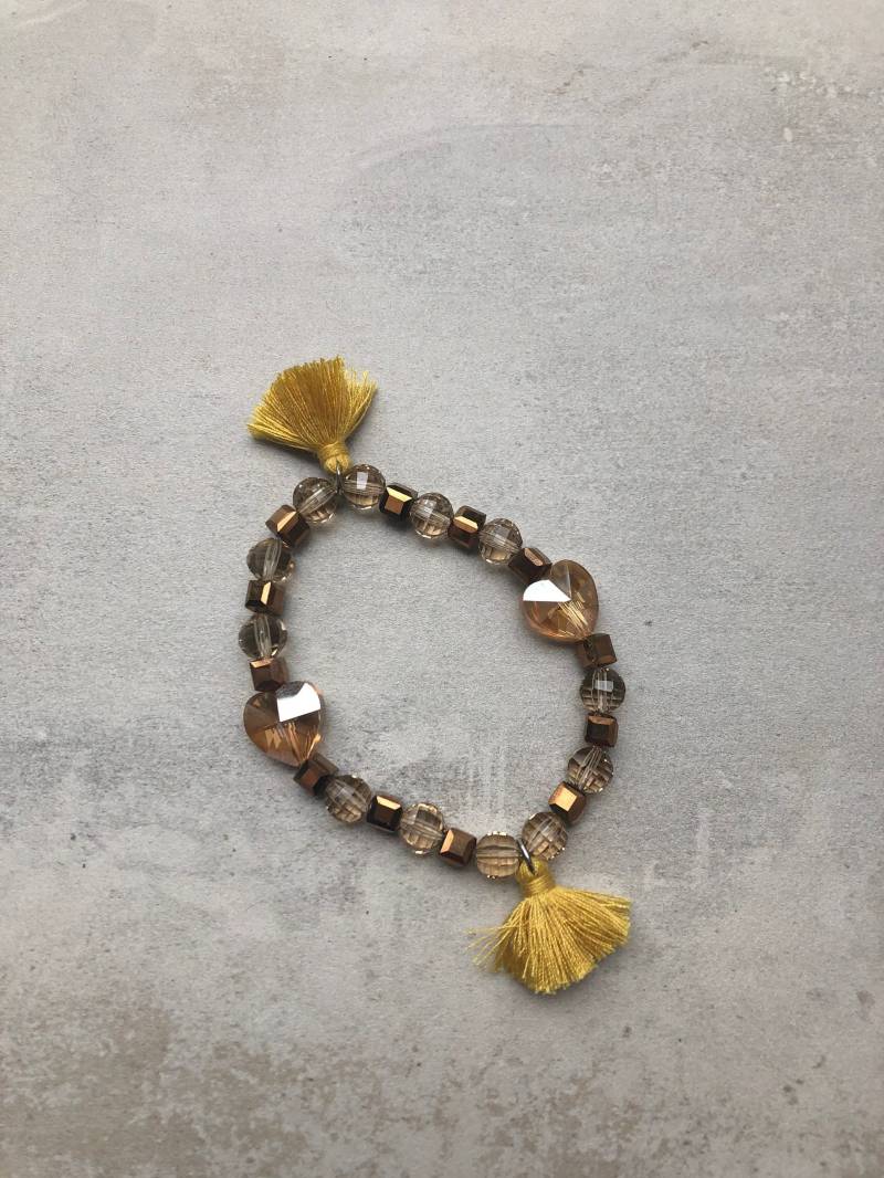 Süßes Armband Mit Quasten Hämatit Und Facettierten Glas Herzen Als Geschenk Gelb-Braun-Beige von PearldiverJewel