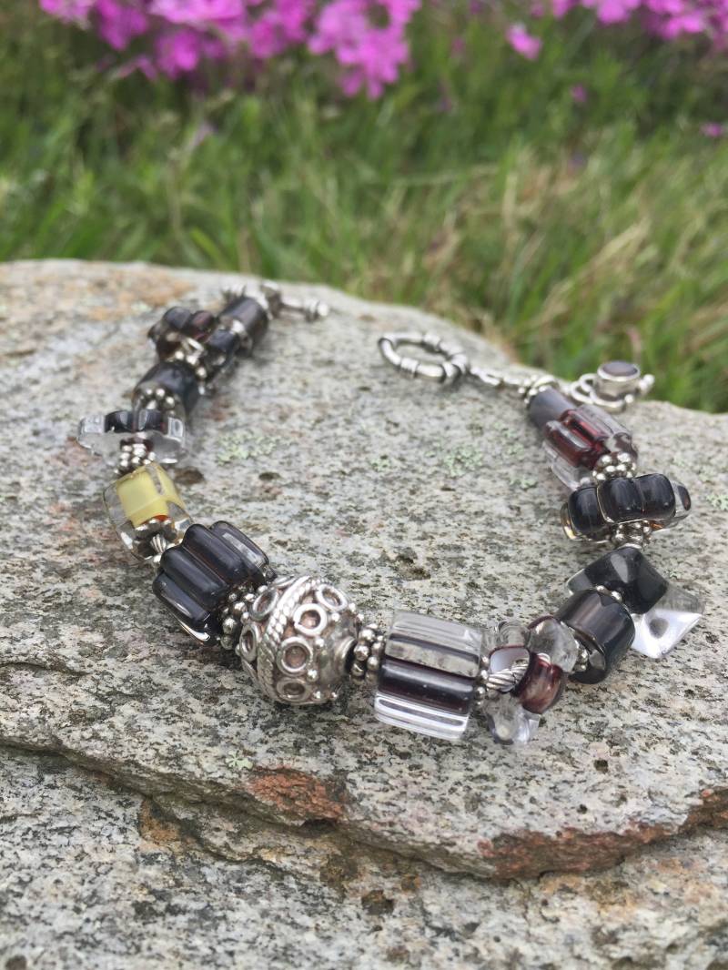 Bali Silber Und Einzigartige Ofen Glasperlen. Halbedelsteinen Stein Charme. Brown Senf Blume, Eckige Wechseln von PearligirlJewels