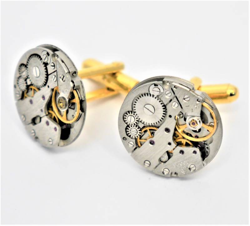 Runde Manschettenknöpfe - Steampunk-Stil Vintage Uhrwerke Auf Gold Basis von PearlsByTabs