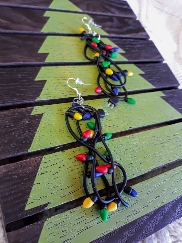 Verhedderte Weihnachtslicht Ohrringe Verhedderte Weihnachtslicht Ohrringe von PearlsandArrows