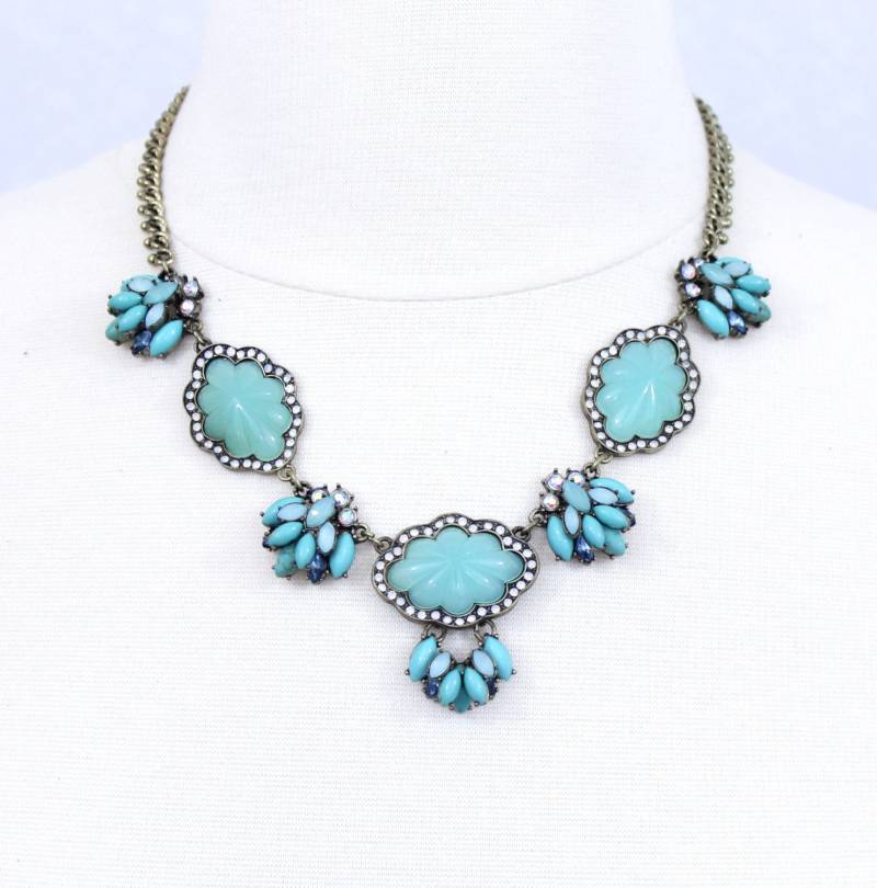 Blaue Blumen Halskette Harz Strass Schmuck von PearlsandBeyond