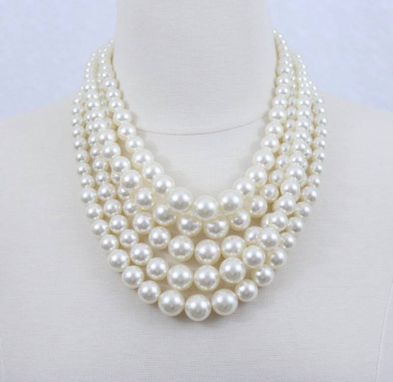 Chunky Layered Perlen Statement Halskette Mit Gratis Ohrringe von PearlsandBeyond