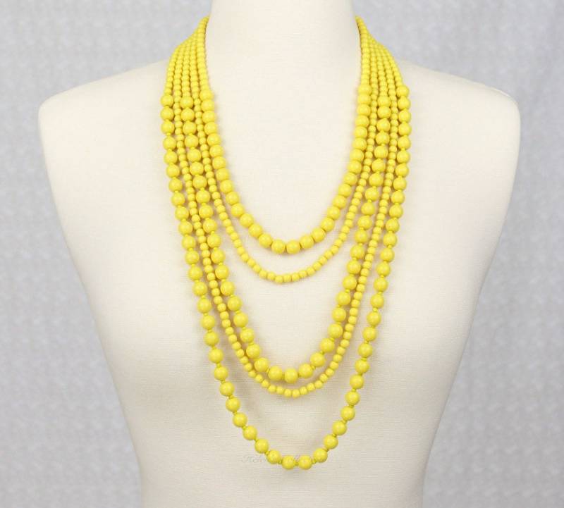 Gelbe Perlen Multi Strang Statement Halskette von PearlsandBeyond