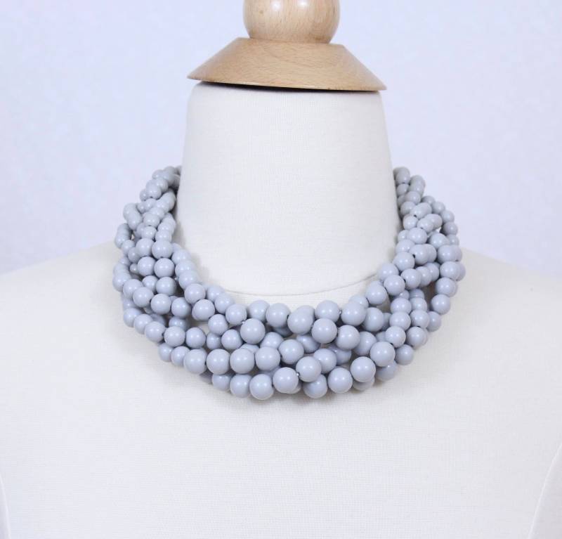 Graue Geflochtene Perlenkette Chunky Resin Beads von PearlsandBeyond