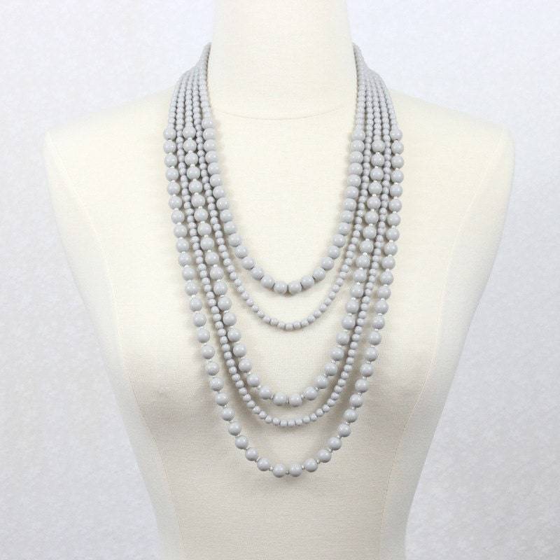 Graue Perlen Multi Strang Statement Halskette Harzperlen von PearlsandBeyond