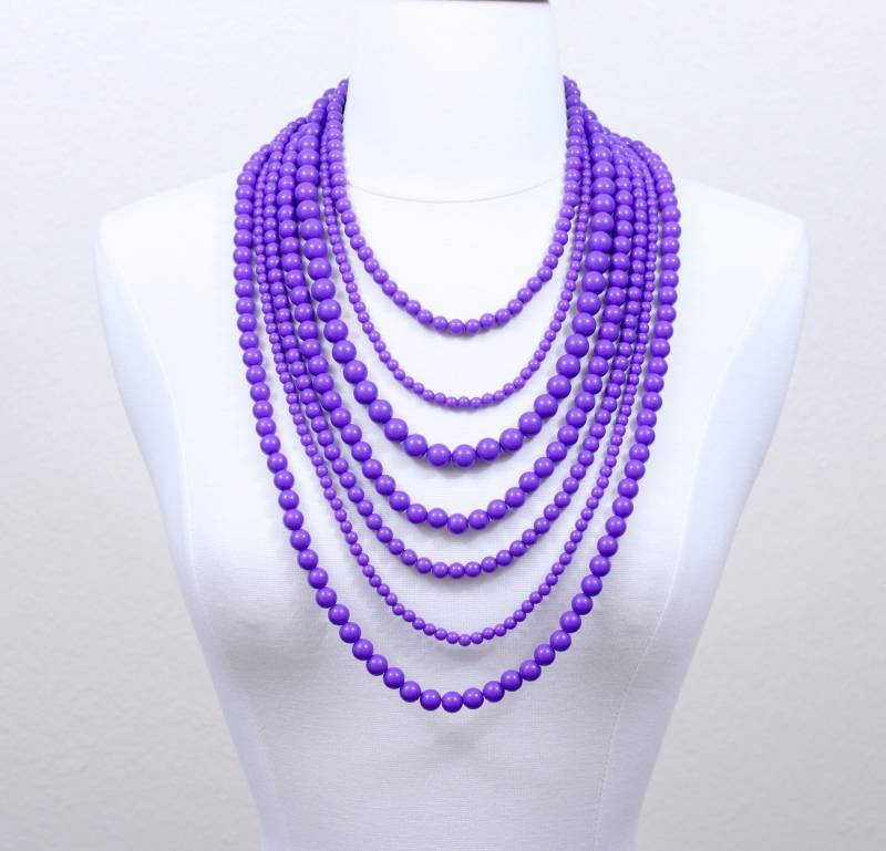 Lila Perlen Multi Strang Statement Halskette Lange Harz von PearlsandBeyond