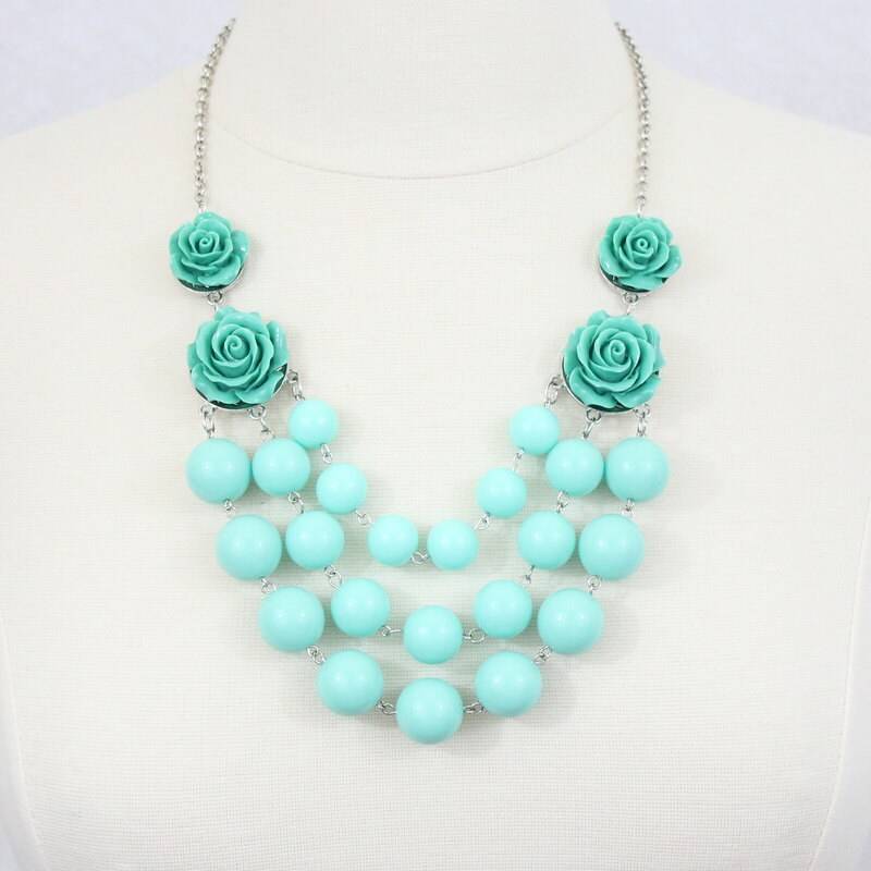 Mint Rose Bib Halskette Resin Bubble Statement Halskette von PearlsandBeyond