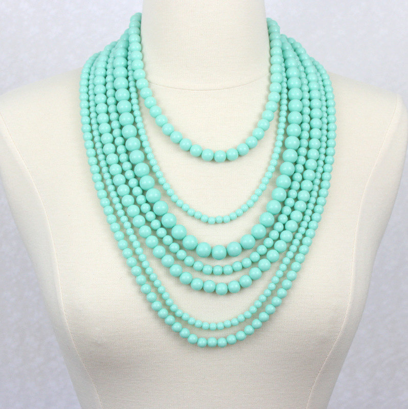 Mintgrüne Multi Strang Perlen Statement Halskette von PearlsandBeyond