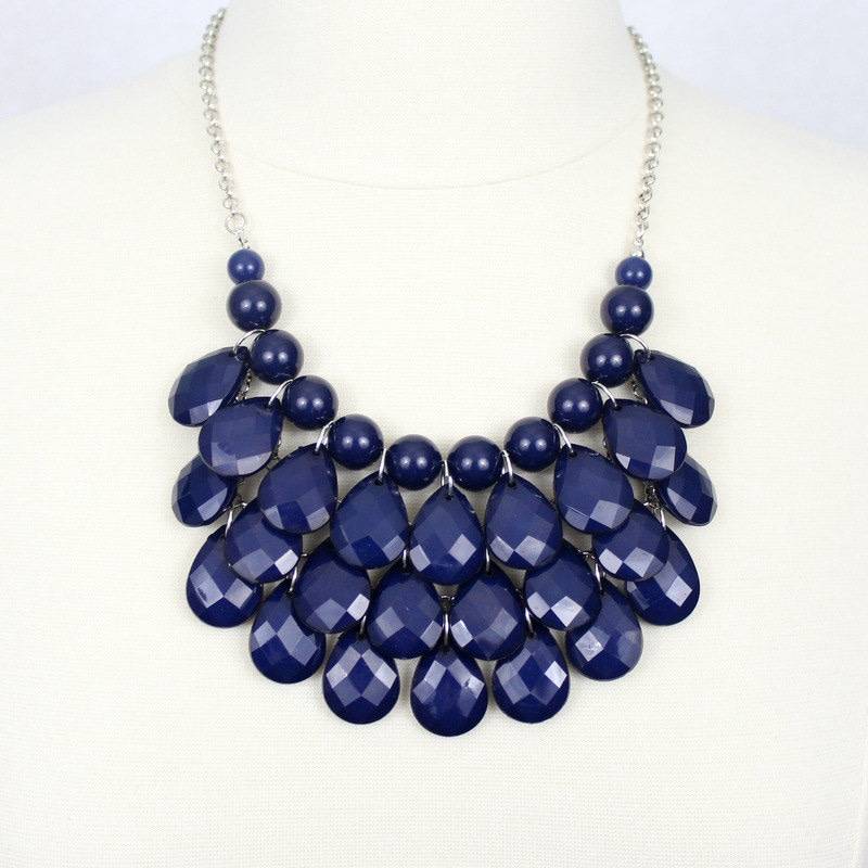 Resin Teardrop Statement Halskette Mit Passenden Ohrringen von PearlsandBeyond