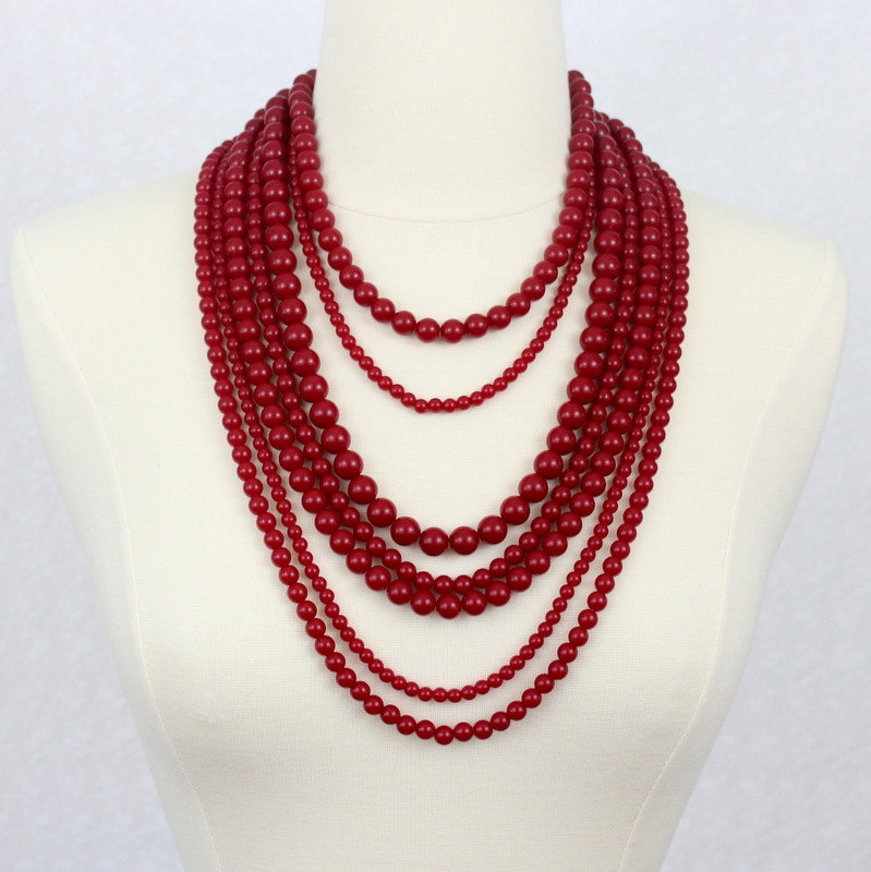 Rote Perlen Multi Strang Statement Halskette Chunky Resin Beads von PearlsandBeyond
