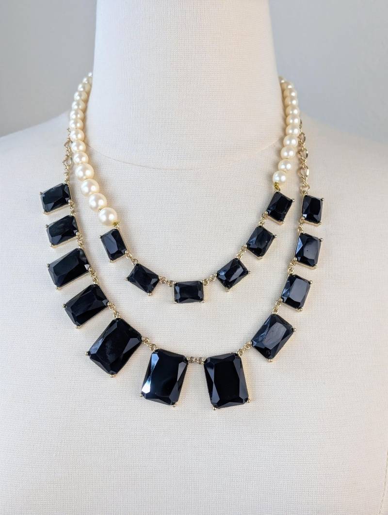 Schwarze Harz & Perle Statement Halskette Doppellagige Kette Aus Goldlegierung von PearlsandBeyond