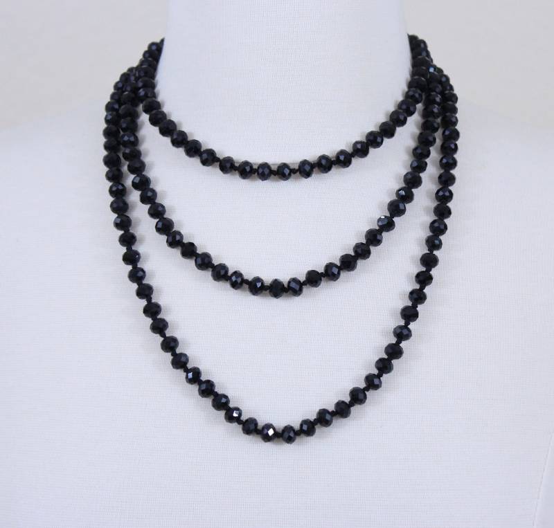 Schwarze Kristall Perlen Lange Halskette Funkelndes Glas, Layered Style von PearlsandBeyond