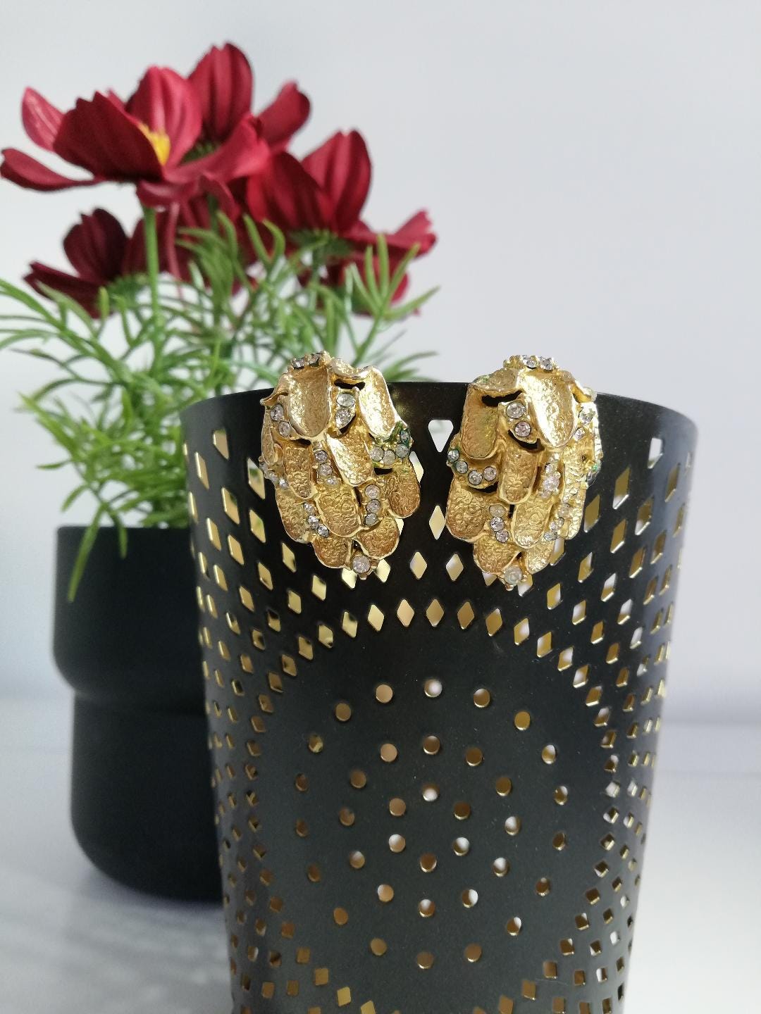 Ohrclips Signiert Grossé 1968, Original Für Dior, Vintage Pre-Owned, Vergoldet Designerschmuck Ohrclips Signiert Grossé 1968, Original Für Dior, Vintage Pre-Owned, Vergoldet Designerschmuck von Pearlsantik