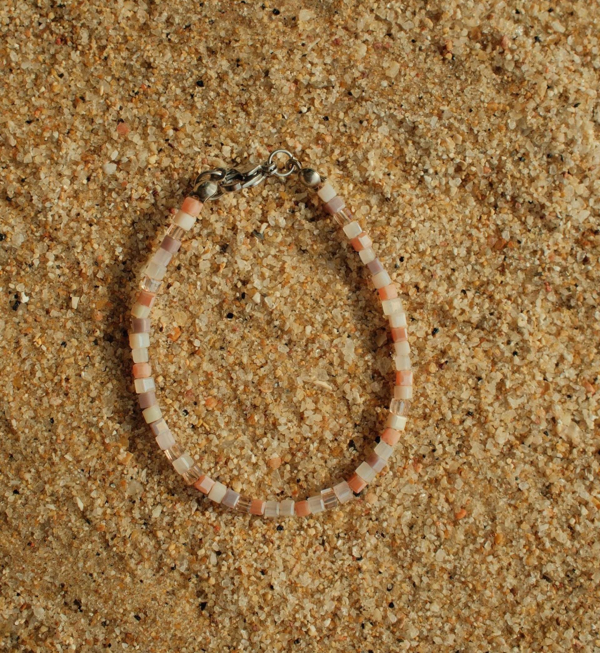 Mana | Glaswürfel Armband Wasserfest Edelstahl Mana | Glaswürfel Armband Wasserfest Edelstahl von PearlsbyNoemi